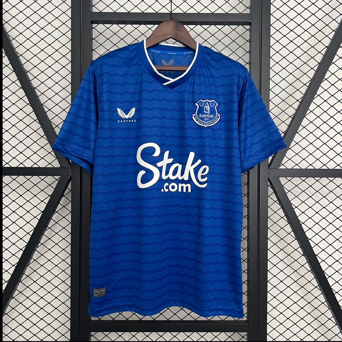 Everton Home Kit front