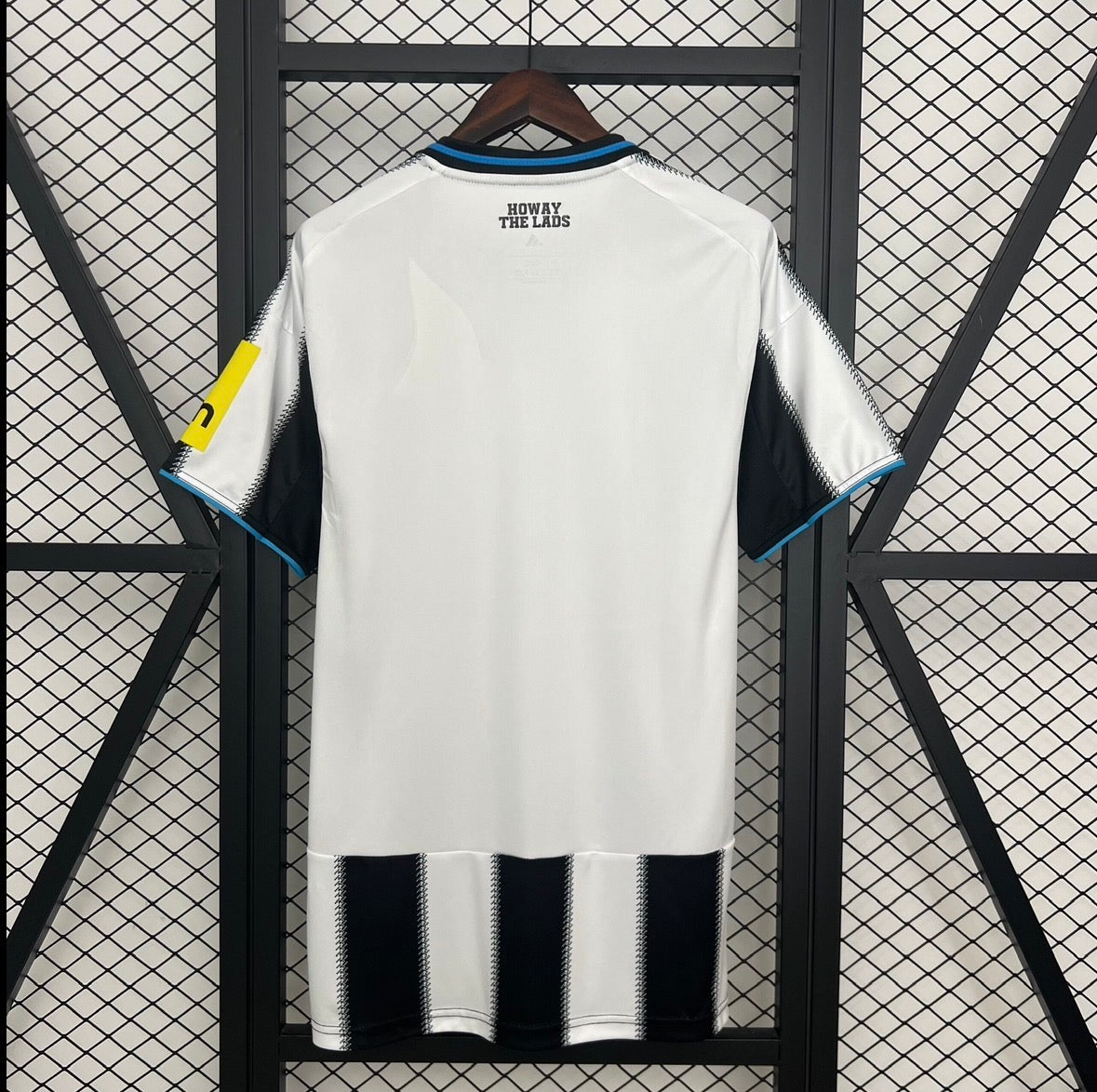 newcastle-home-kit back