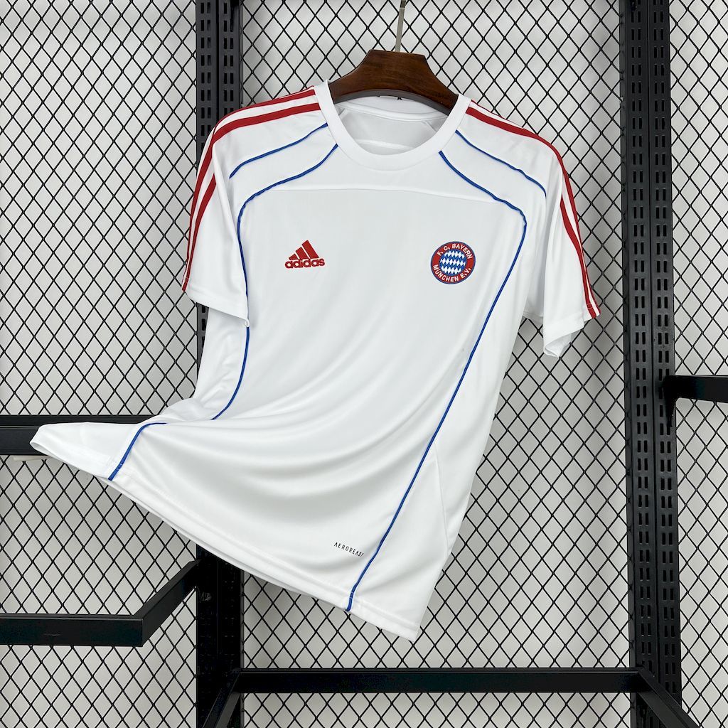 Bayern Munich 2025/26 Leisure Jersey