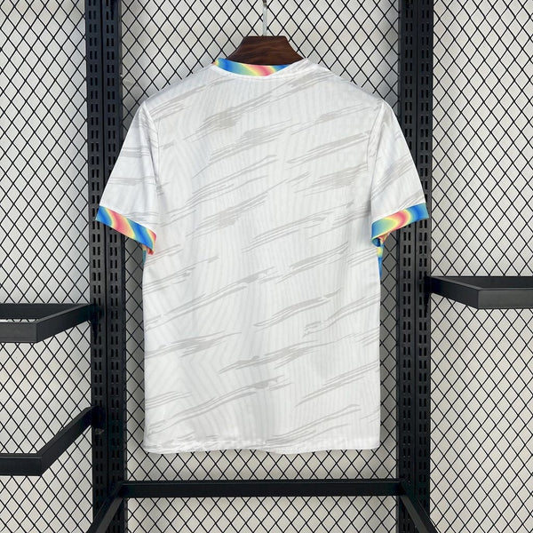 Barcelona White Chrome Kit
