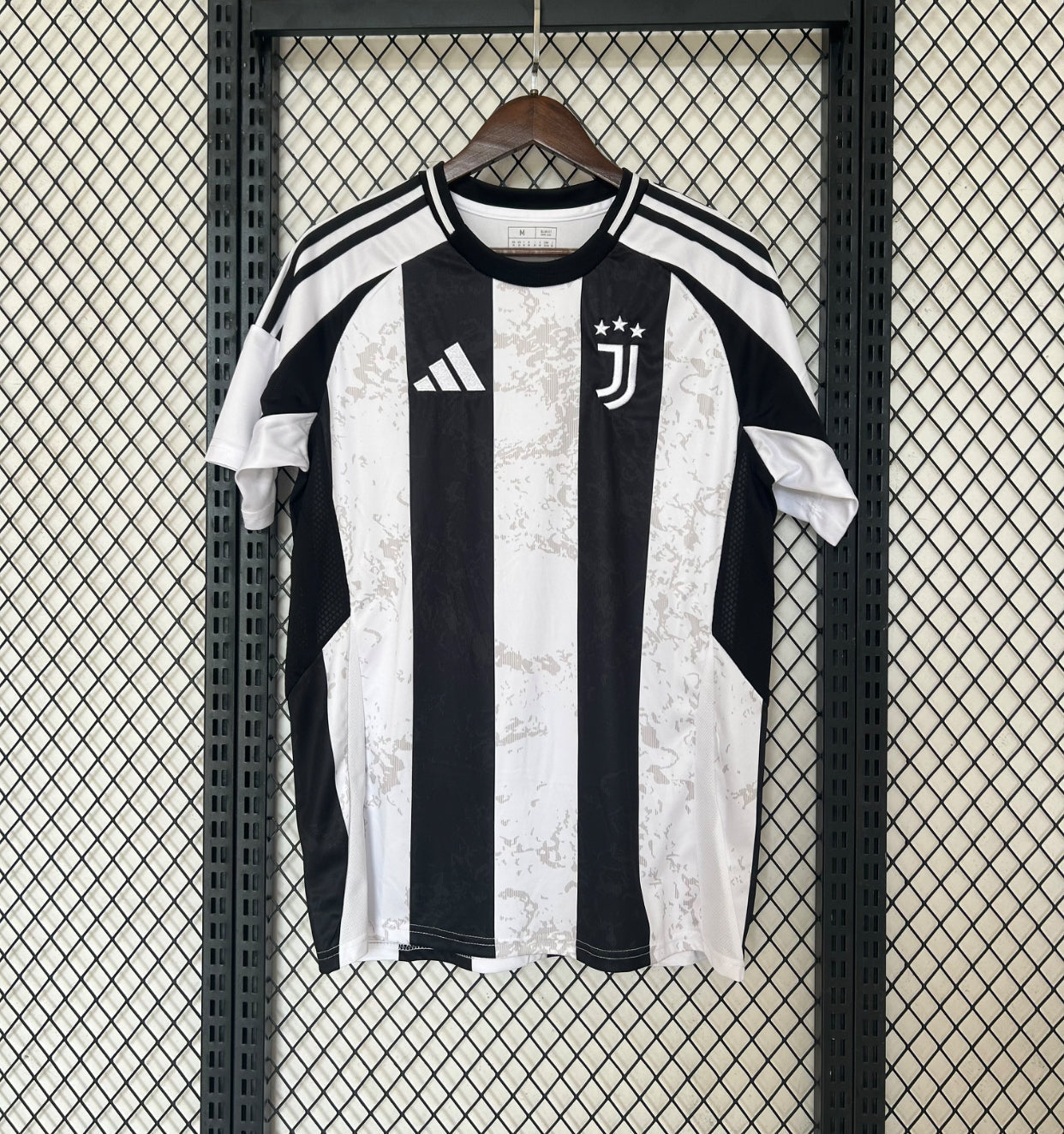 2024/25 Juventus Home kit