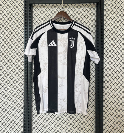 2024/25 Juventus Home kit