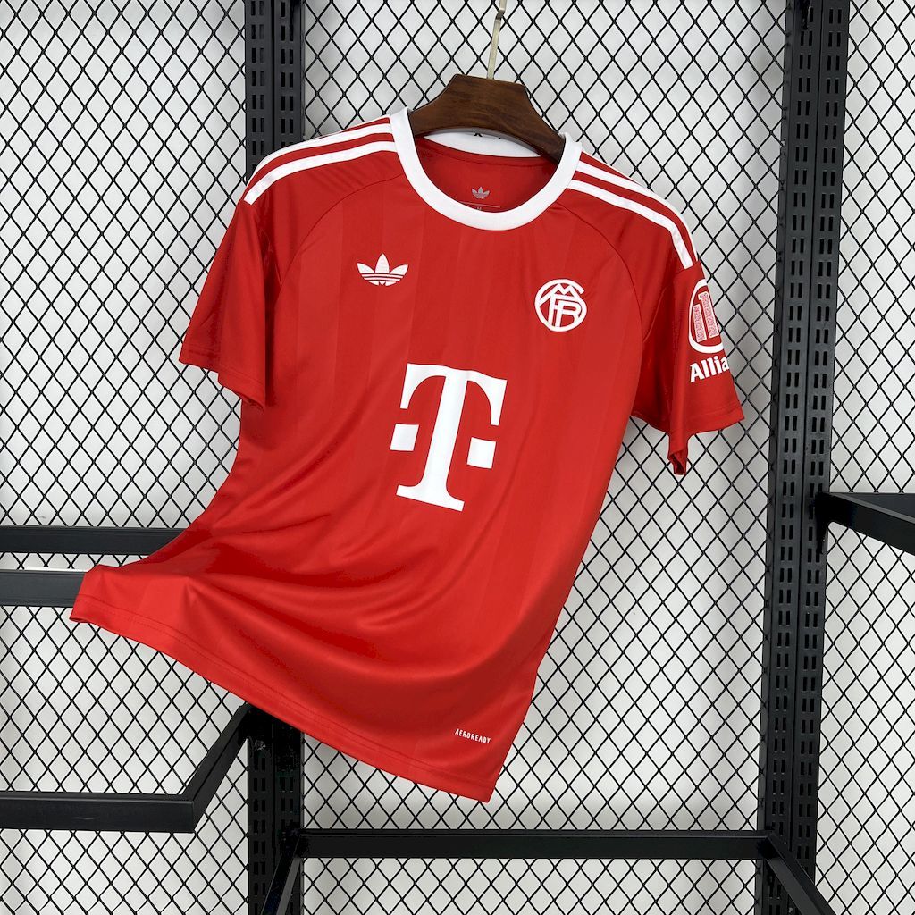 Bayern Munich 2025/26 Goalkeeper uniform Jersey